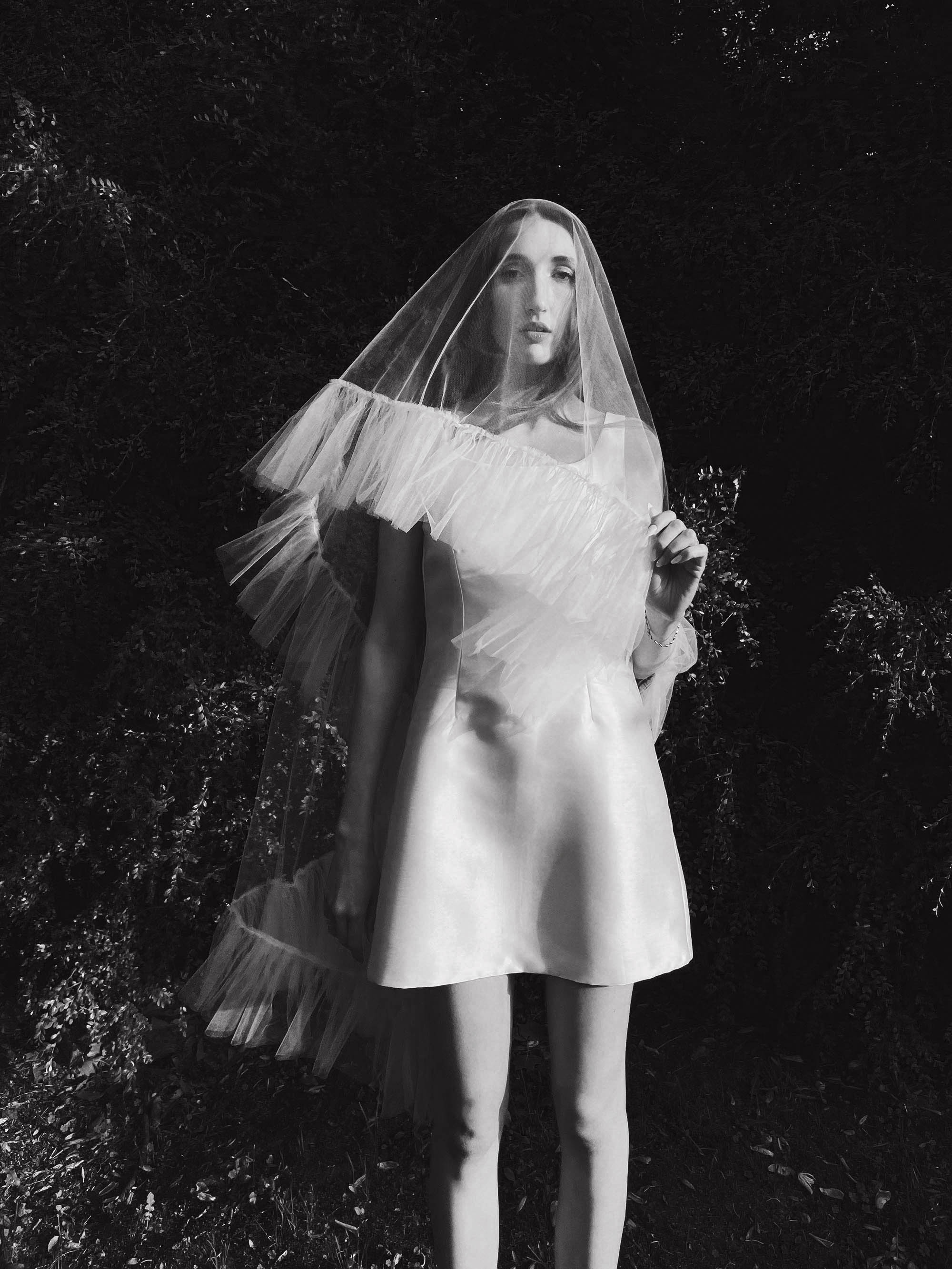 Ruffle Edge Bridal Veil
